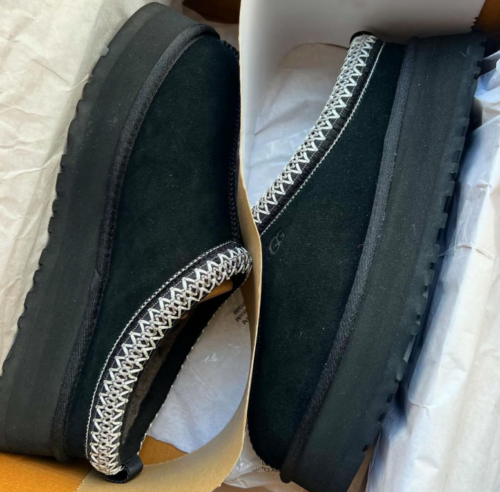 UGG Tazz Platform Black photo review